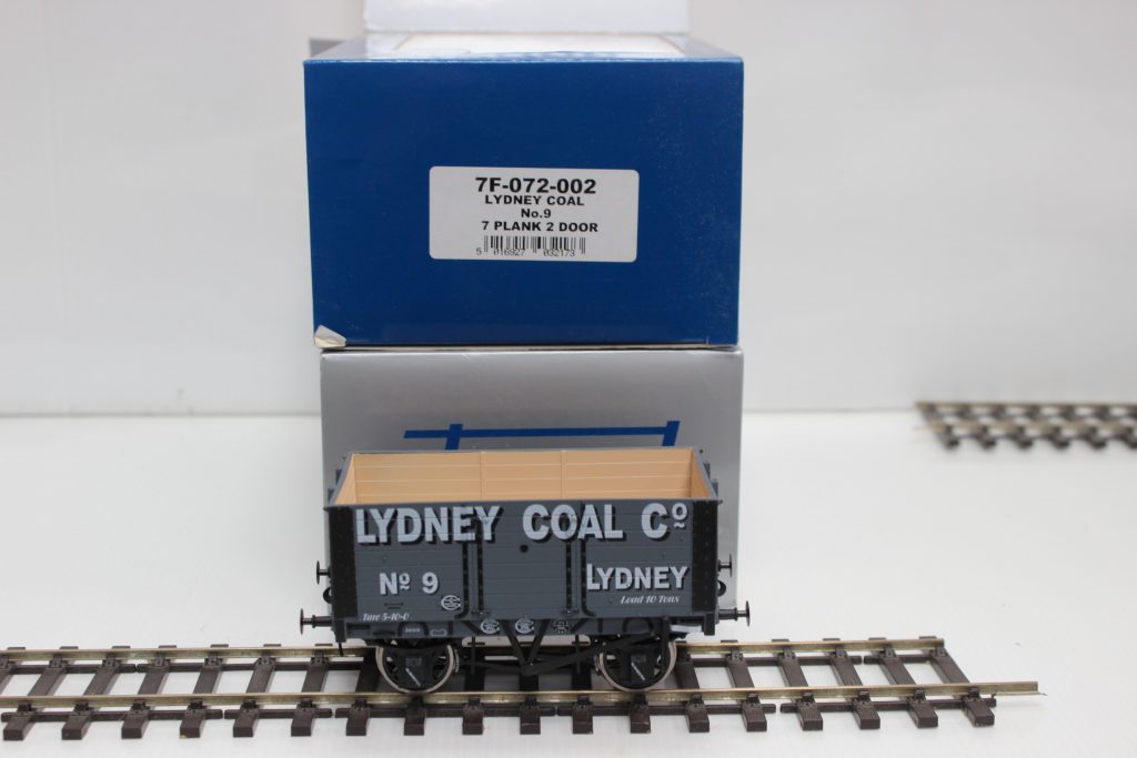 7F-072-002W Lydney Coal No.9 7 Plank 2 Door - UK Model Railway ...