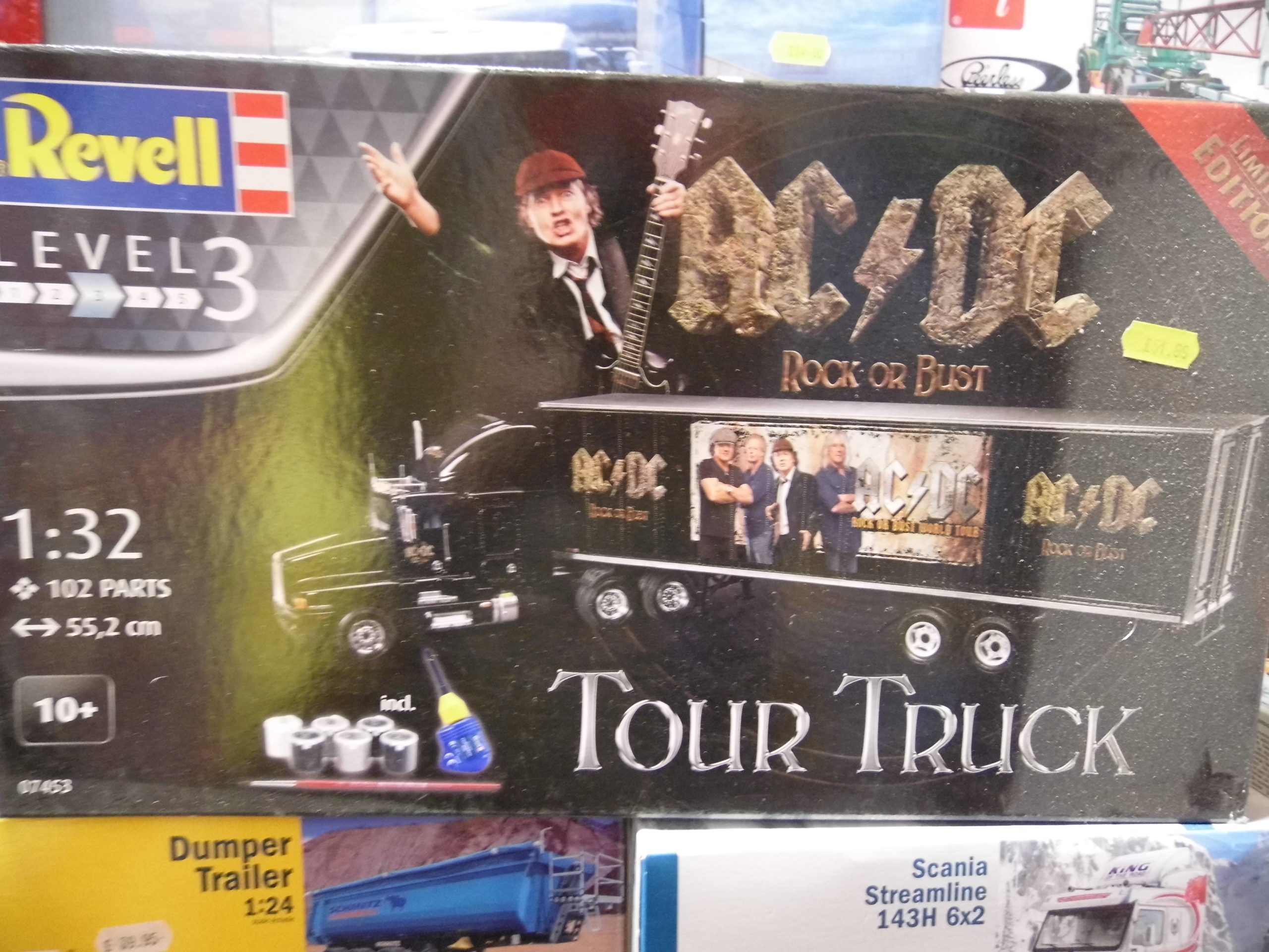 07453 AC/DC Tour Truck “Rock or Bust” - UK Model Railway Locomotives ...