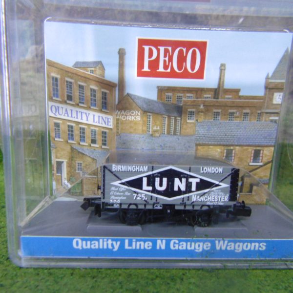 NR7008P 9ft 7 Plank Open Wagon LUNT
