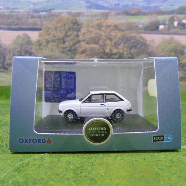 76FF008 Ford Fiesta Mk1 Diamond White