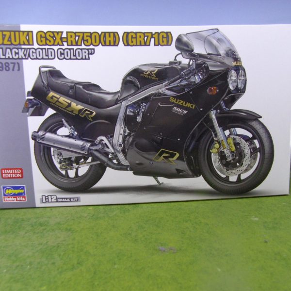 Hasegawa 21749 Suzuki GSX-R750(H)(GR71G) "Black/Gold Color"