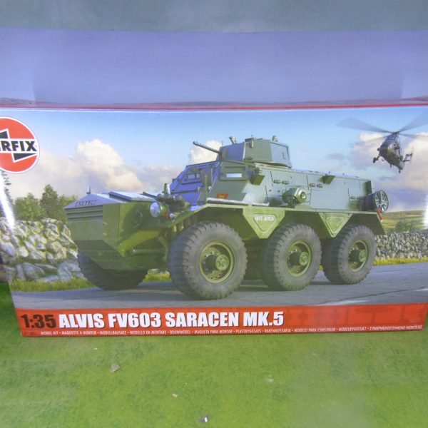 Airfix A1385 Alvis FV603 Saracen Mk5