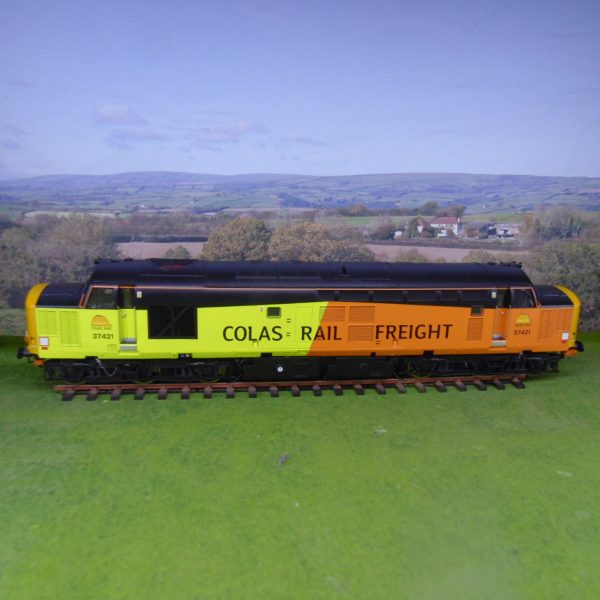 Heljan 3748 Colas Railfreight Class 37/4 37421 (Ltd Edition of 75)