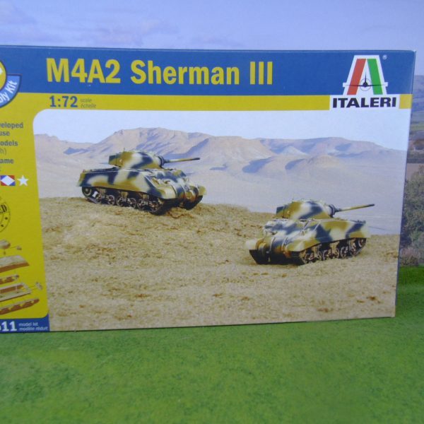 Italeri 7511 M4A2 Sherman III (2 Models in the box)