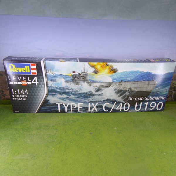 Revell 05167 German Submarine Type IX C/40 U190 (1.144)