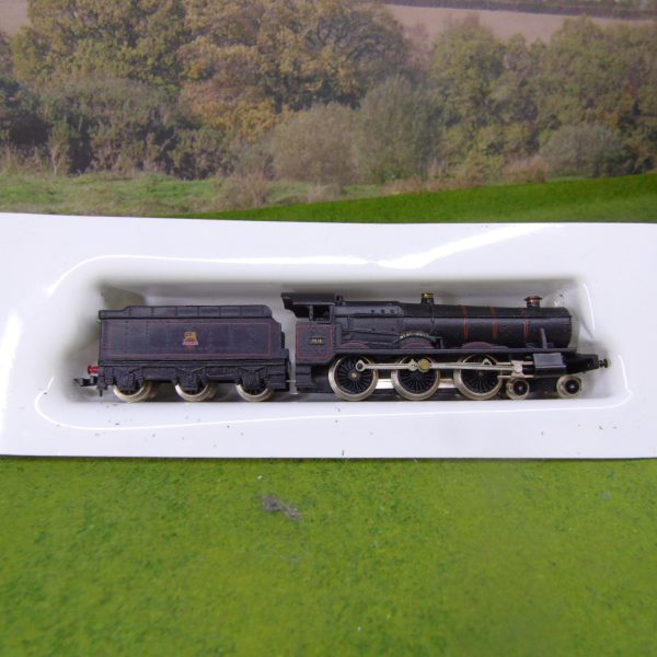 Graham Farish NE4BR Hall Class 4-6-0 7915 'Mere Hall' in BR Black Early Emblem