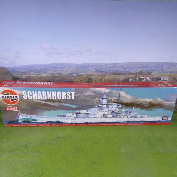 Airfix A04206V Scharnhorst (1.600 Scale)