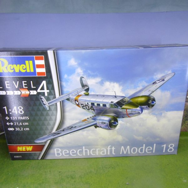 Revell 03811 Beechcraft Model 18