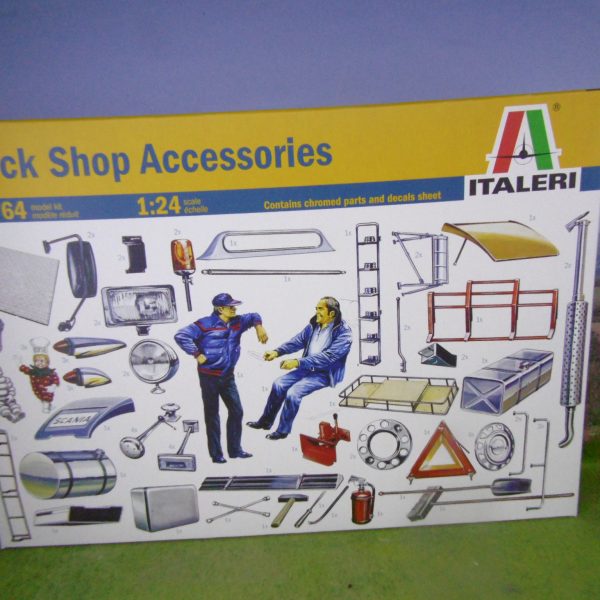Italeri 764 Truck Shop Accessories