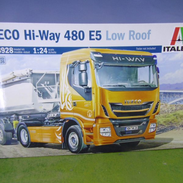 Italeri 3928 Iveco Hi-Way 480 E5 Low Roof