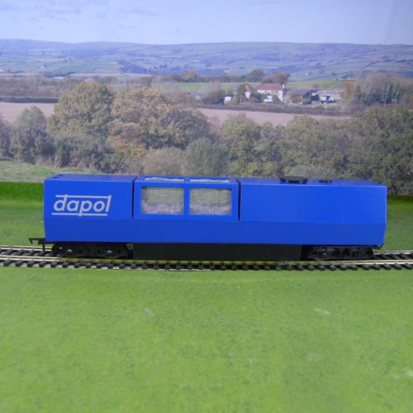 Dapol B800 OO Gauge Track Cleaner (UK Couplings)